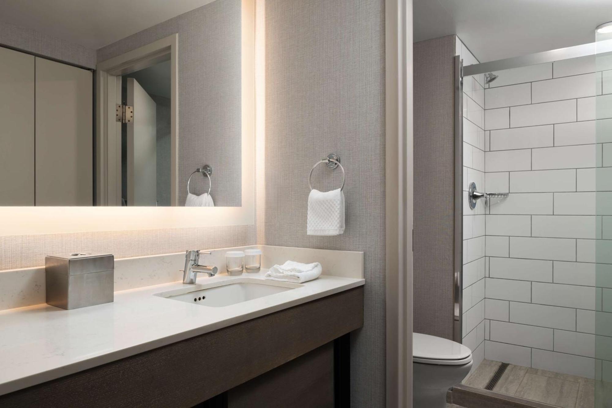 Doubletree By Hilton Pittsburgh Airport Hotel Moon Township Buitenkant foto