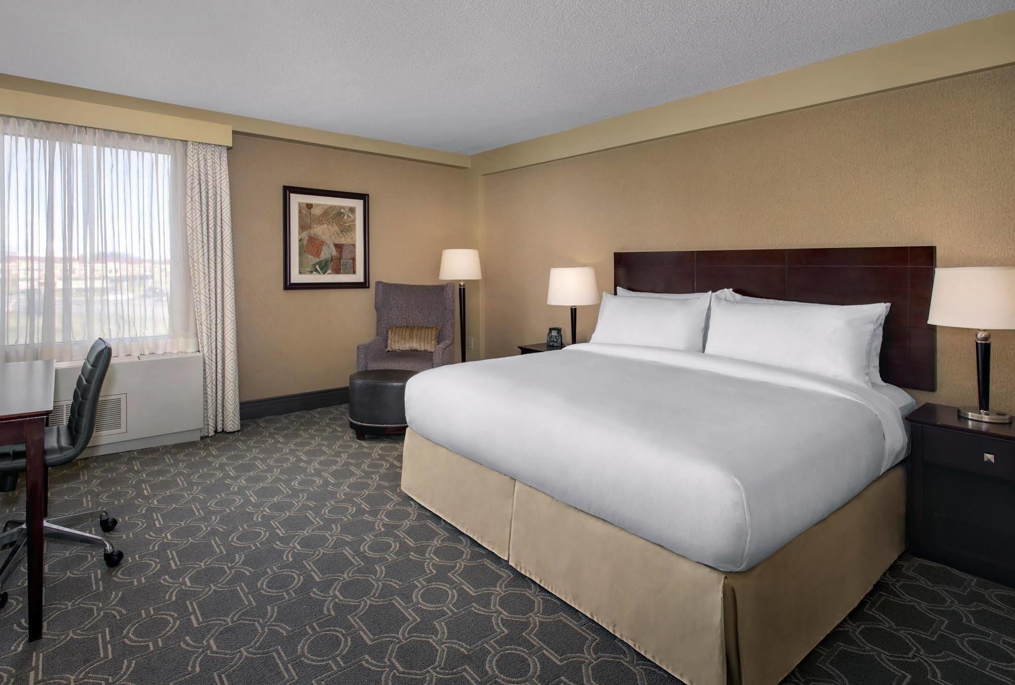 Doubletree By Hilton Pittsburgh Airport Hotel Moon Township Buitenkant foto