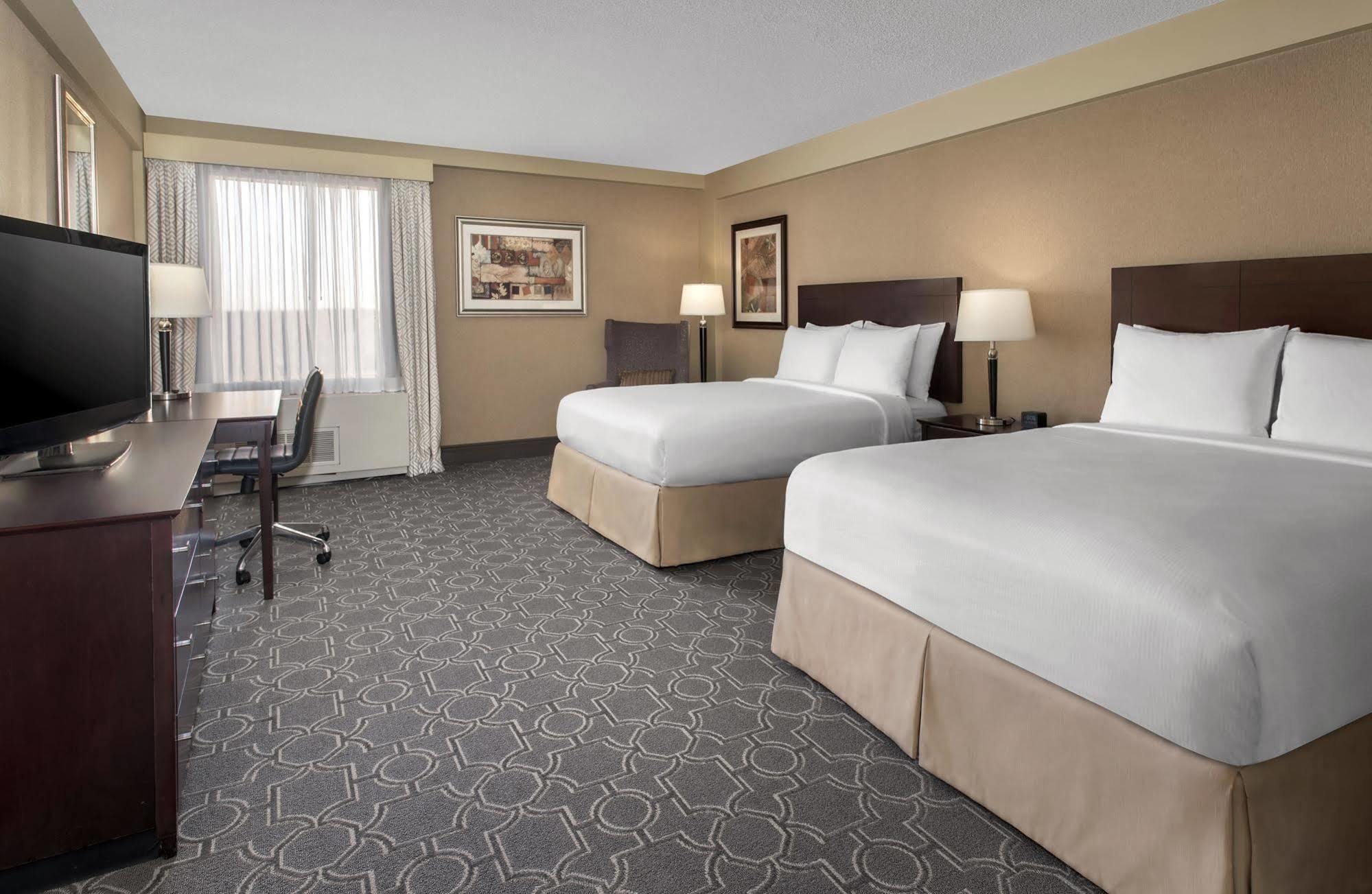 Doubletree By Hilton Pittsburgh Airport Hotel Moon Township Buitenkant foto